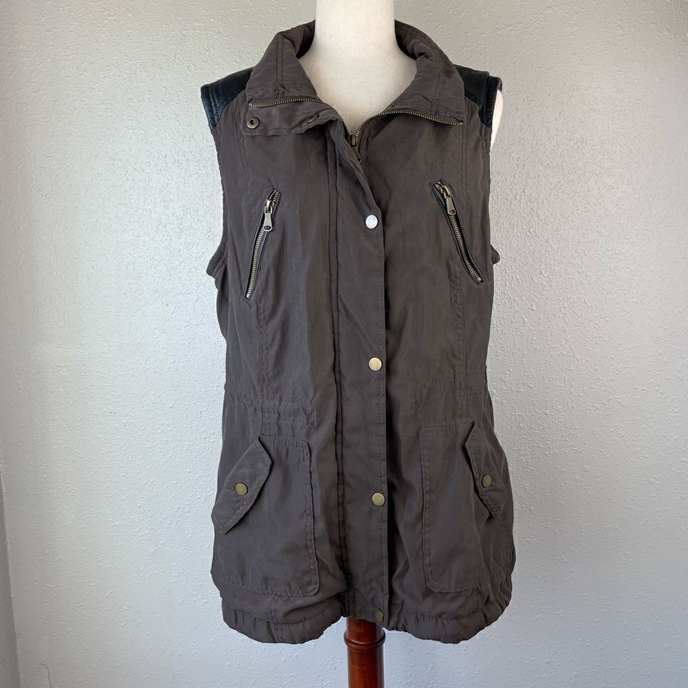 Daytrip Faux Fur Lined Vest Size L EUC